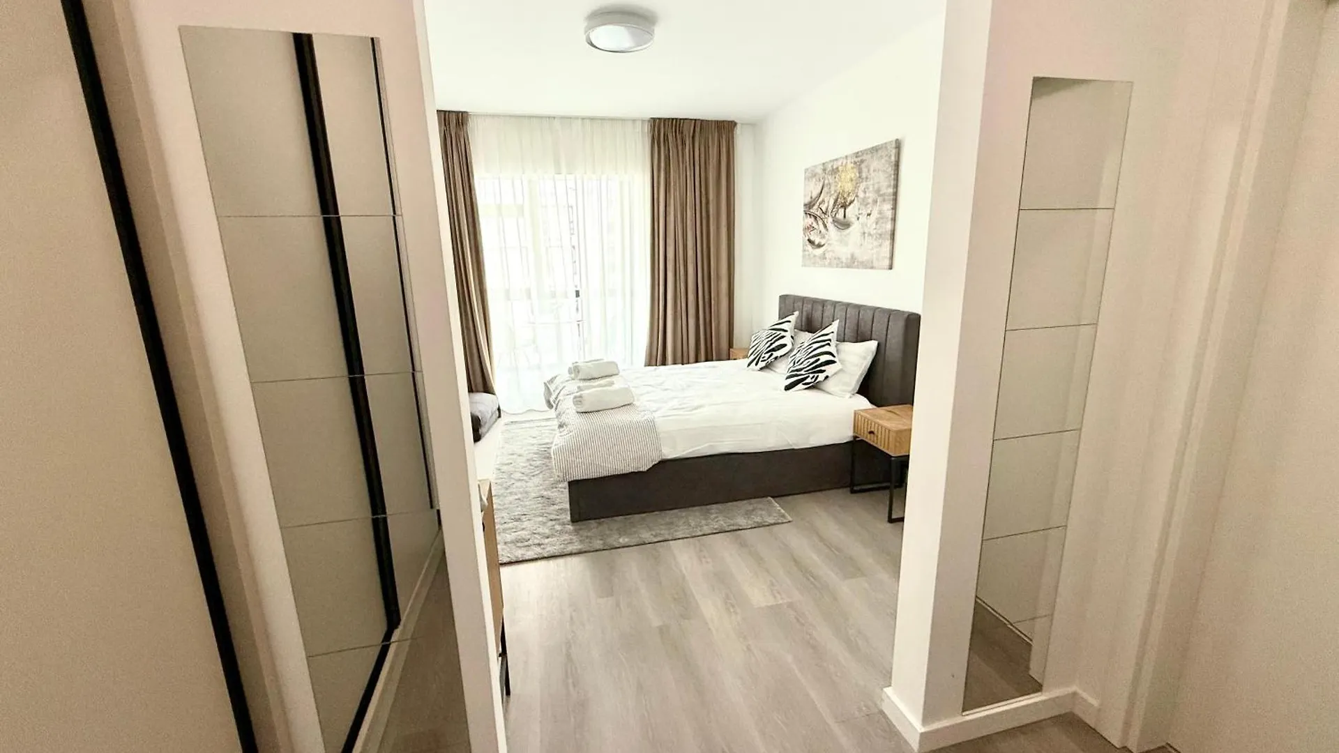Rulu Studio Plaza Mall Bucarest Romania