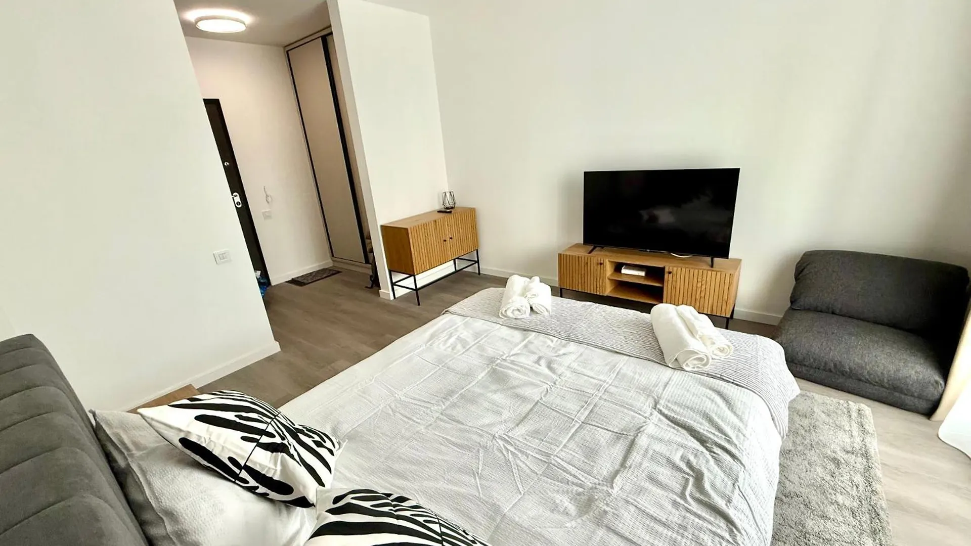 Rulu Studio Plaza Mall Bukareszt 0*,  Rumunia